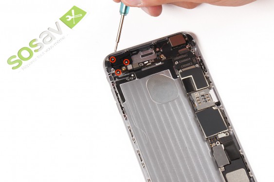 Guide photos remplacement nappe boutons vibreur + volume iPhone 6 Plus (Etape 14 - image 2)