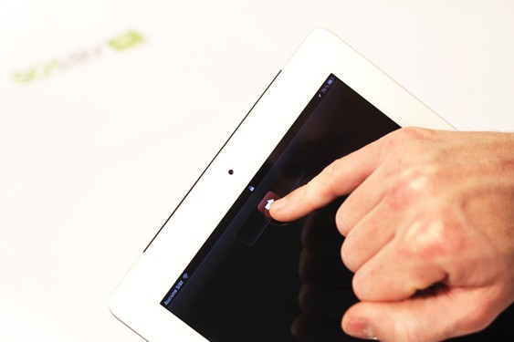 Guide photos remplacement vitre tactile iPad 2 3G (Etape 1 - image 2)