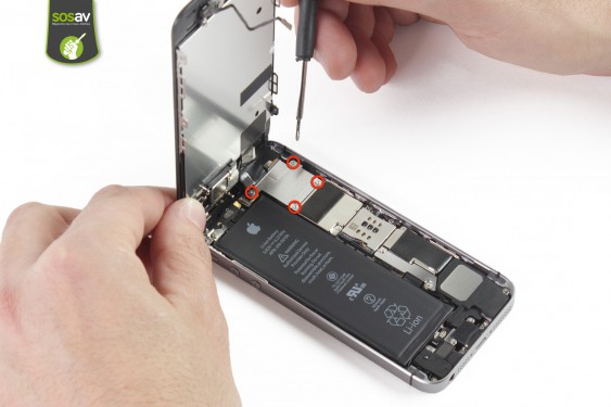 Guide photos remplacement boutons de volume et vibreur iPhone SE (Etape 6 - image 2)