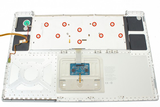 Guide photos remplacement clavier Macbook Pro 17"  Modèles A1151, A1212, 1229 & A1261 (Etape 30 - image 1)