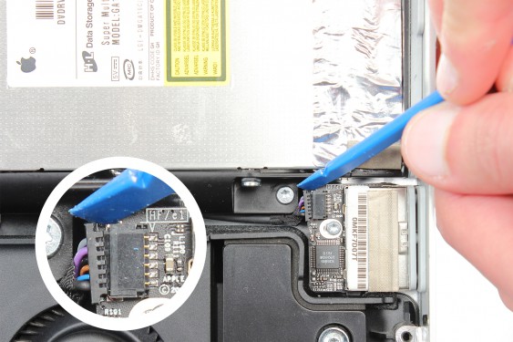 Guide photos remplacement lecteur de carte sd iMac 27" fin 2009 (EMC 2309 et 2374) (Etape 16 - image 1)