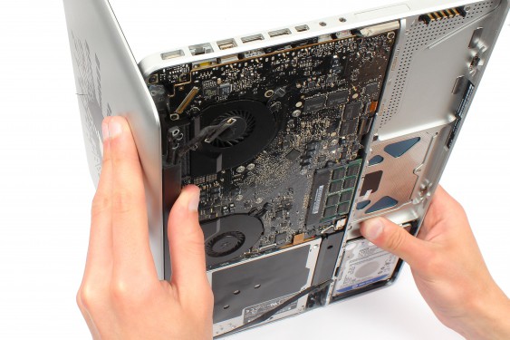 Guide photos remplacement ecran lcd complet MacBook Pro 15" Fin 2008 - Début 2009 (Modèle A1286 - EMC 2255) (Etape 16 - image 2)