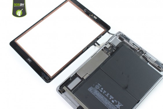 Guide photos remplacement bouton home / touch id iPad 5 (2017) (Etape 15 - image 1)