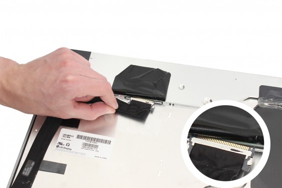 Guide photos remplacement câble de données de l'écran lcd iMac 24" mi-2007 & début 2008 (EMC 2134 et 2211) (Etape 24 - image 1)