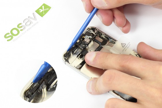 Guide photos remplacement nappe capteur proximité et luminosité + bouton power iPhone 4S (Etape 32 - image 1)