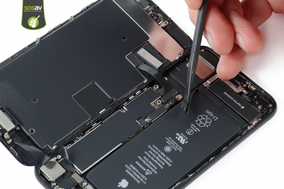 Guide photos remplacement nappe power & volume iPhone SE (2nde Generation) (Etape 9 - image 2)