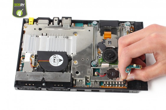 Guide photos remplacement nappe de liaison de la carte des boutons / capteur infrarouge Playstation 2 Slim (Etape 4 - image 3)