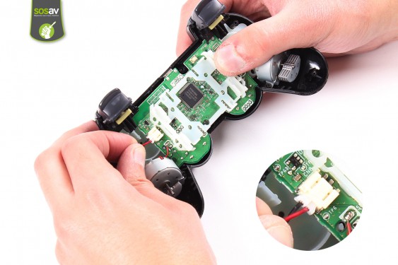 Guide photos remplacement diffuseur des led d'activité Manette Dualshock 3 (Modèle Sixaxis) (Etape 3 - image 3)