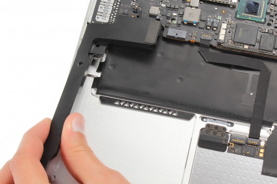 Guide photos remplacement haut-parleur droit Macbook Air 13" mi-2011 EMC2469 (A1369) (Etape 9 - image 3)