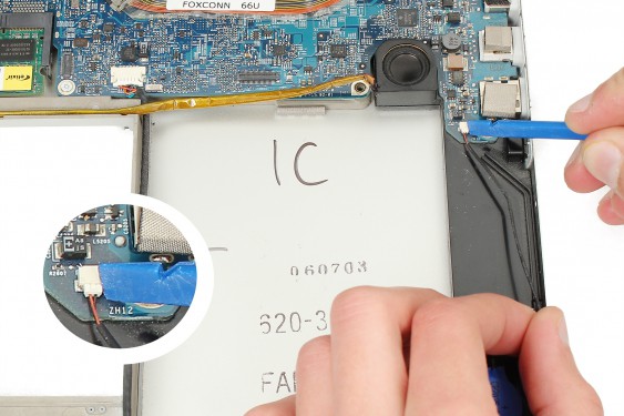 Guide photos remplacement pile de sauvegarde Macbook Pro 17" Modèles A1151, A1212, 1229 & A1261 (Etape 23 - image 2)