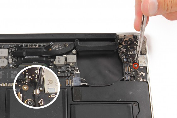 Guide photos remplacement radiateur Macbook Air 13" mi-2011 EMC2469 (A1369) (Etape 11 - image 1)