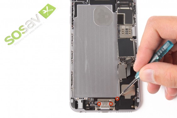 Guide photos remplacement vibreur et câble d'interconnexion iPhone 6 Plus (Etape 15 - image 4)