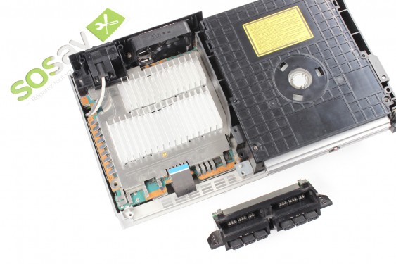Guide photos remplacement carte mère Playstation 2 Fat (Etape 5 - image 2)