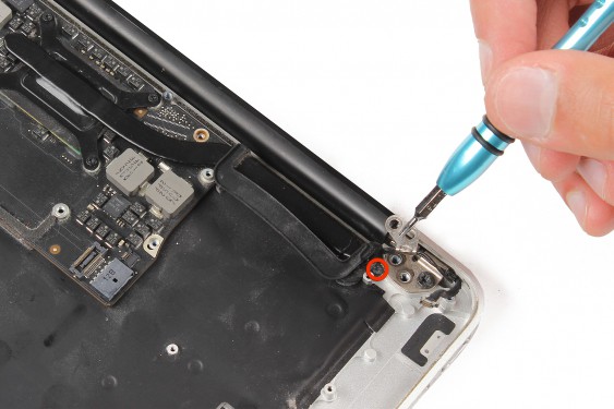 Guide photos remplacement carte mère Macbook Air 13" mi-2011 EMC2469 (A1369) (Etape 28 - image 1)