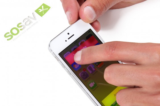 Guide photos remplacement bouton vibreur iPhone 5 (Etape 1 - image 2)