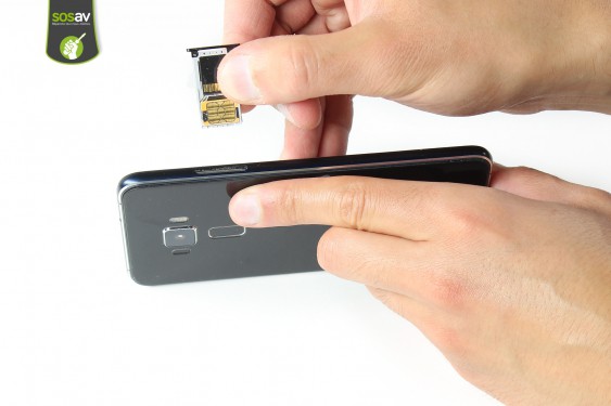Guide photos remplacement batterie Asus Zenfone 3 (Etape 2 - image 4)