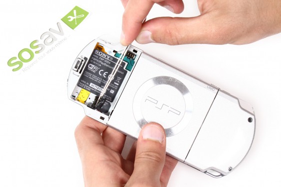 Guide photos remplacement connecteur d'alimentation PSP 2000 (Etape 4 - image 3)