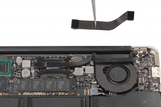 Guide photos remplacement radiateur Macbook Air 13" mi-2011 EMC2469 (A1369) (Etape 5 - image 2)