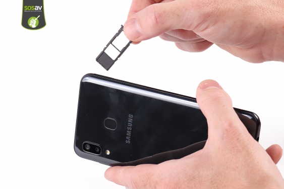 Guide photos remplacement vitre caméra arrière Galaxy A20 (Etape 2 - image 3)