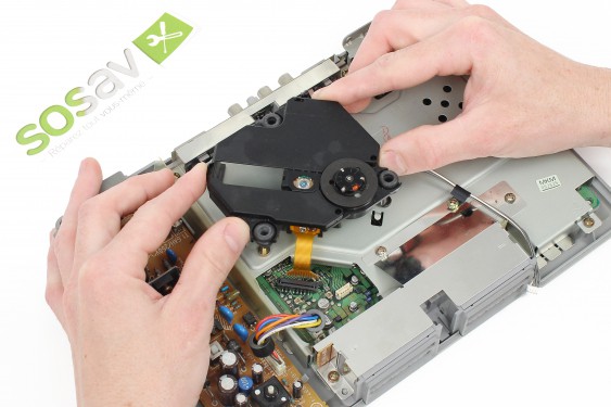 Guide photos remplacement châssis interne Playstation (Etape 7 - image 2)