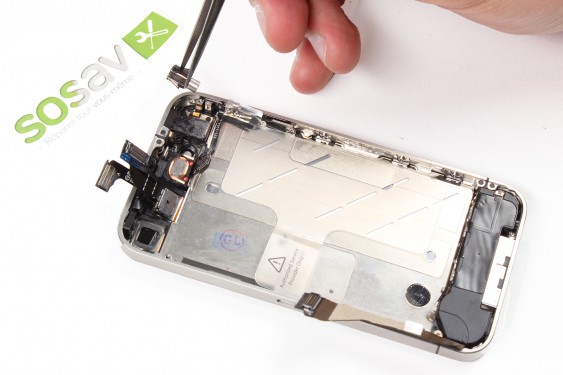 Guide photos remplacement nappe prise jack, boutons volume et vibreur iPhone 4 (Etape 26 - image 2)