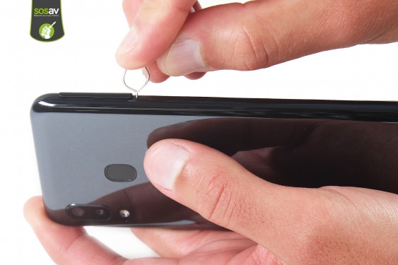 Guide photos remplacement batterie Galaxy A20e (Etape 2 - image 2)