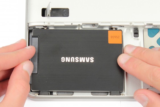 Guide photos remplacement remplacer le disque dur principal par un ssd MacBook Pro 15" Fin 2008 - Début 2009 (Modèle A1286 - EMC 2255) (Etape 14 - image 2)