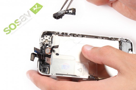 Guide photos remplacement nappe prise jack, boutons volume et vibreur iPhone 4 (Etape 32 - image 3)