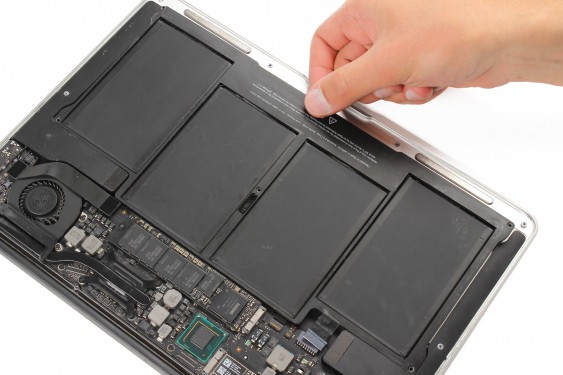 Guide photos remplacement carte mère Macbook Air 13" mi-2011 EMC2469 (A1369) (Etape 5 - image 1)