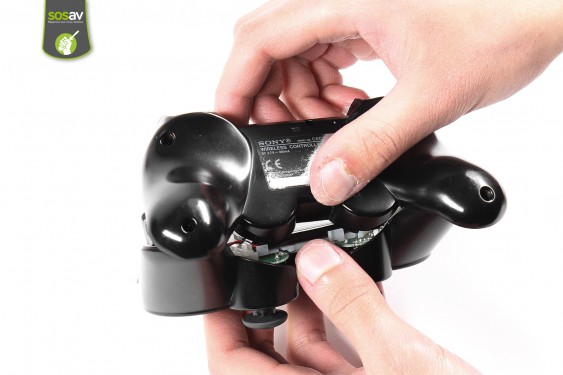 Guide photos remplacement diffuseur des led d'activité Manette Dualshock 3 (Modèle Sixaxis) (Etape 2 - image 2)