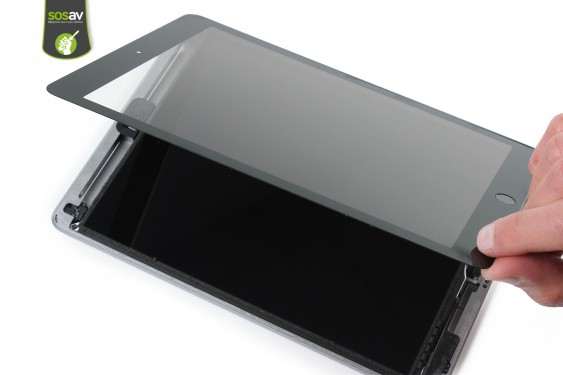 Guide photos remplacement bouton home / touch id iPad 5 (2017) (Etape 6 - image 1)