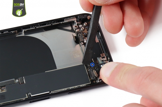 Guide photos remplacement nappe power & volume iPhone SE (2nde Generation) (Etape 18 - image 3)