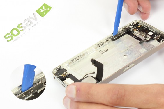 Guide photos remplacement nappe power + bouton vibreur + boutons volume iPhone 5 (Etape 38 - image 1)