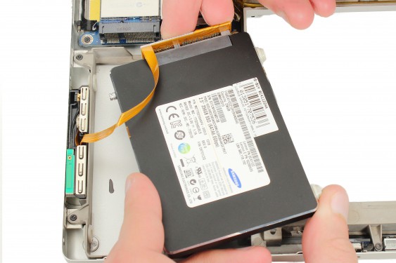 Guide photos remplacement disque dur mécanique vers ssd Macbook Pro 17"  Modèles A1151, A1212, 1229 & A1261 (Etape 28 - image 3)