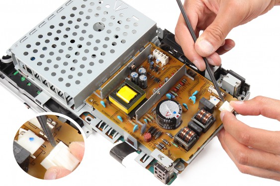 Guide photos remplacement carte mère Playstation 2 Fat (Etape 8 - image 2)